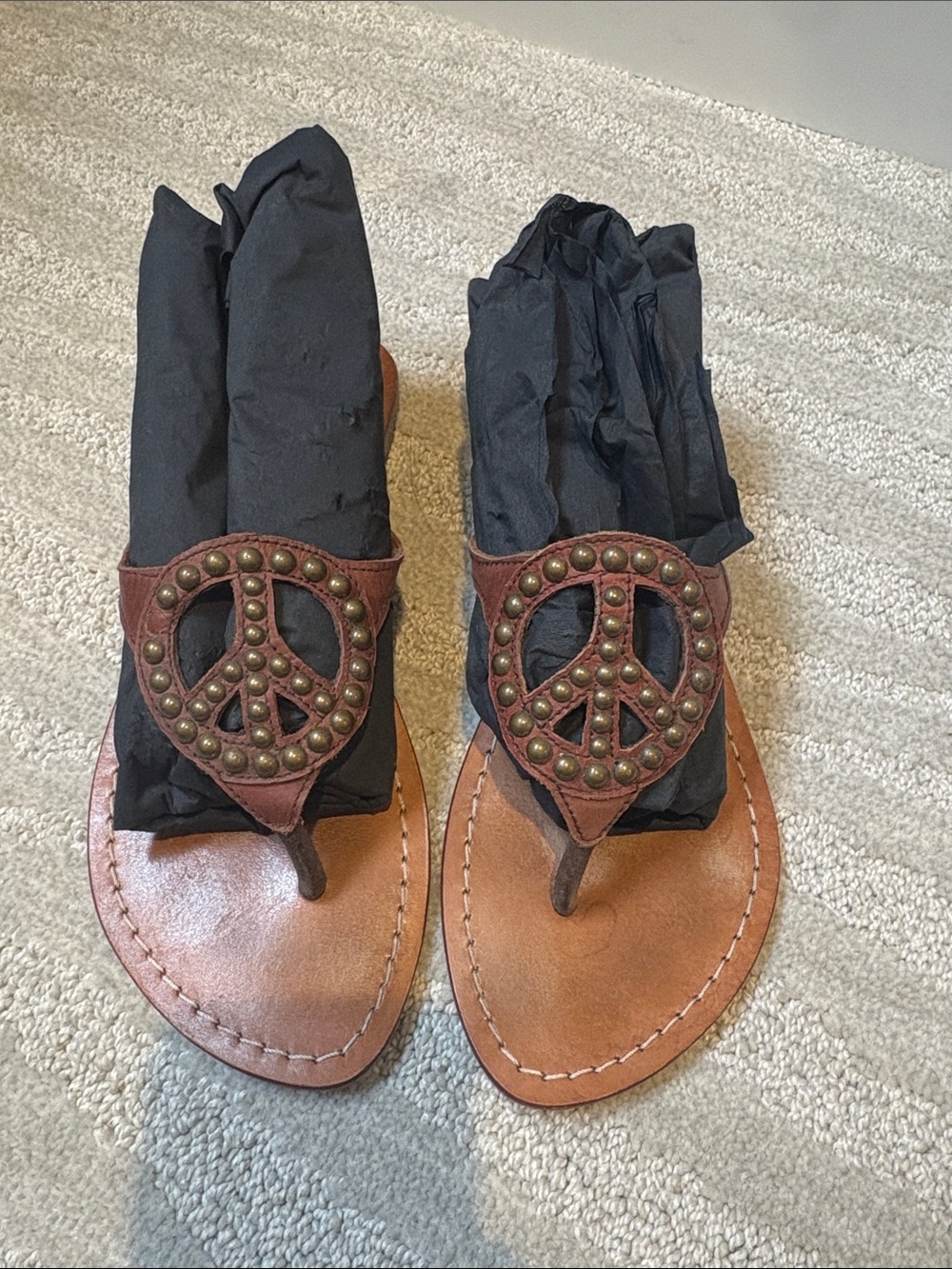 Mystique Boutique Brown Leather Peace Sign Studded Thong Sandals